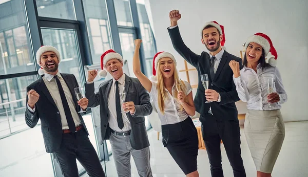 Buon Natale Felice Anno Nuovo Gruppo Impiegati Che Festeggiano Insieme — Foto Stock