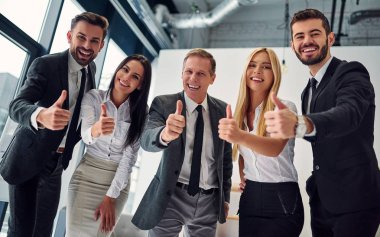 Birlikte çalışma office iş adamları. Grup ofis çalışanları.