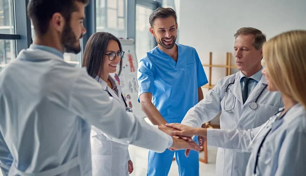 Grupo Médicos Que Trabalham Juntos Clínica Pessoal Médico Uniforme — Fotografia de Stock