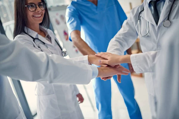 Grupo Médicos Que Trabalham Juntos Clínica Pessoal Médico Uniforme — Fotografia de Stock