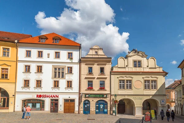 歴史的な中心部の住宅のクトナー チェコ共和国 2018 カラフルなファサード — ストック写真