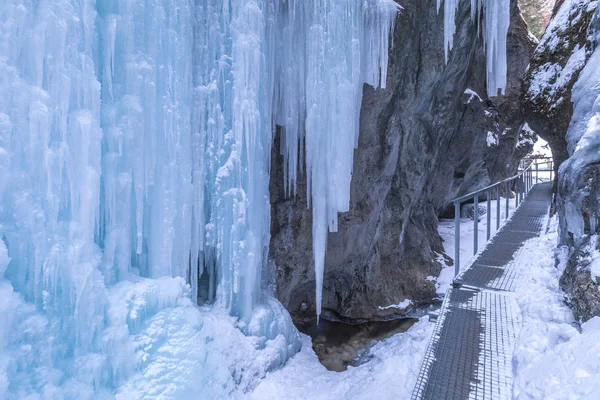 Trilha Caminhadas Através Desfiladeiro Estreito Coberto Neve Gelo Cordilheira Little — Fotografia de Stock