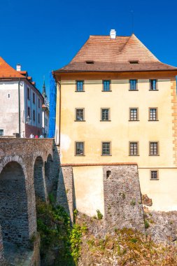 Bir ortaçağ şehir Cesky Krumlov, Çek Cumhuriyeti, Europe tarihi merkezinde eski evleri.