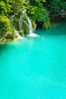 Şelale turkuaz Gölü. Plitvice Gölleri Milli Parkı, Hırvatistan, Avrupa.