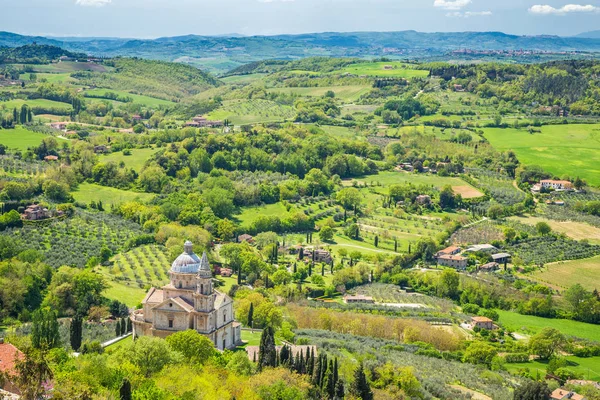 Krajobraz w pobliżu Montepulciano miasto w Toskanii regionu Włoch. — Zdjęcie stockowe