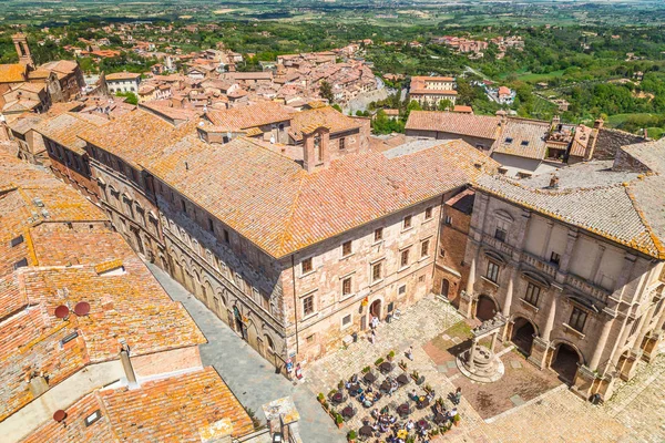 Montepulciano, Toskana'da bir ortaçağ ve rönesans tepe kasabası. — Stok fotoğraf