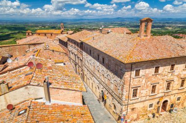 Montepulciano, Toskana'da bir ortaçağ ve rönesans tepe kasabası.