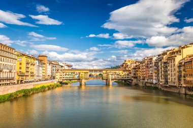 Ponte Vecchio, Arno Nehri üzerinde ortaçağ taş eski köprü