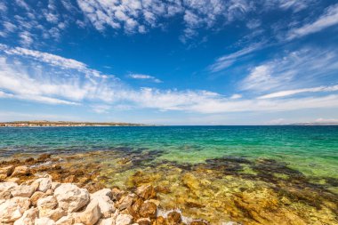 Hırvatistan'ın Zadar İlçesi'ndeki Vir adasından deniz manzarası.
