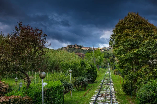Funicular track to Montecatini Alto. — Stock Photo, Image