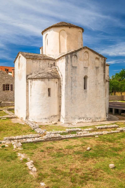 Kerk van het Heilig Kruis in Nin stad. — Stockfoto