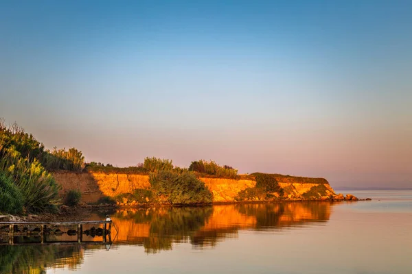 克罗地亚普里维拉卡村附近日出时的海洋景观. — 图库照片