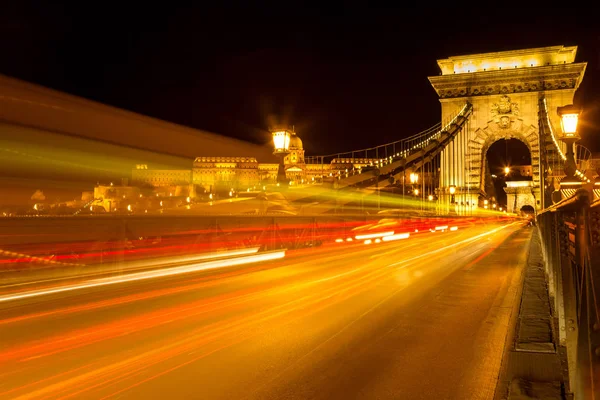 The famous Chain Bridge in Budapest, Hungary. — Stock Photo, Image