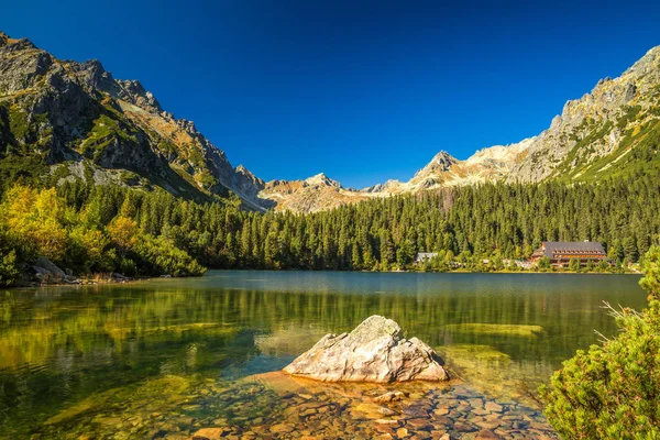 Гірський пейзаж в осінній сезон . — стокове фото