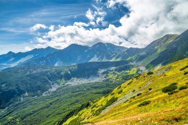 Tatra Ulusal Parkı 'nın Rohace bölgesindeki dağ manzarası, Slovakya, Avrupa.