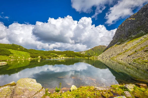 Lago Montagna Nella Zona Rohace Del Parco Nazionale Dei Tatra — Foto Stock