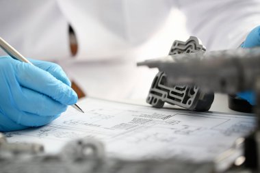 Tamirci onarım için servis istasyonu