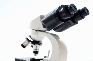 Arka plan baş mikroskobunun