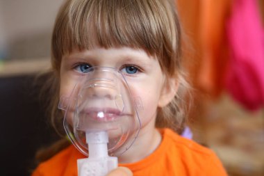 Mutlu bir çocuk için inhalasyon evde yapar