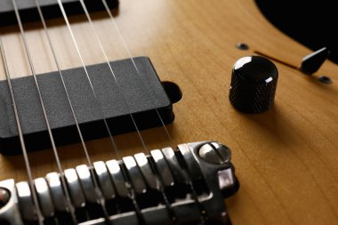 Gül ağacı boyun ile klasik şekli ahşap elektro gitar