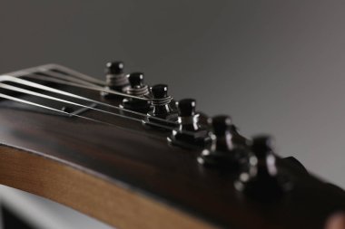 Gül ağacı boyun ile klasik şekli ahşap elektro gitar