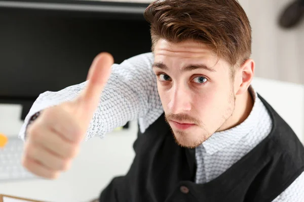 Braço Masculino Mostrar Confirmar Durante Conferência Escritório Retrato Alto Nível — Fotografia de Stock