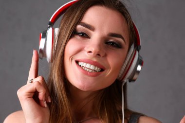 güzel sarışın gülümseyerek kadın