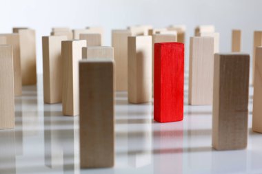 Bir kırmızı kazanan piyango ahşap blok satır