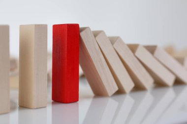 Bir kırmızı kazanan piyango ahşap blok satır