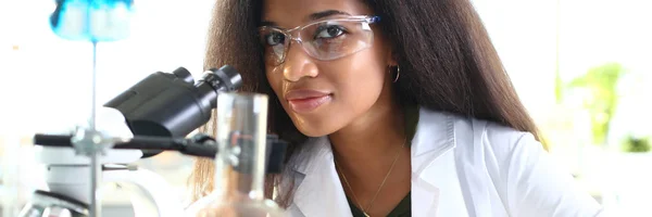 Black woman scientist student chemist in protective — Stock Photo, Image