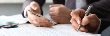 Erkek kol takım elbise ve kravat kısaltıldı formu doldur