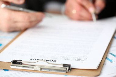 Erkek kol takım elbise ve kravat kısaltıldı formu doldur