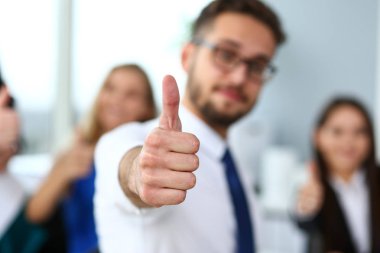 Erkek kol Tamam gösterme veya konferans sırasında Onayla