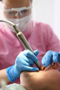 Mavi koruyucu eldiven El