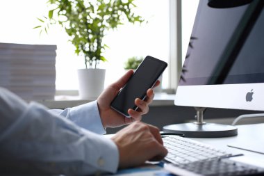 Elma imac office tablo açıklayıcı editoryal