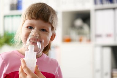 Mutlu bir çocuk için inhalasyon evde yapar