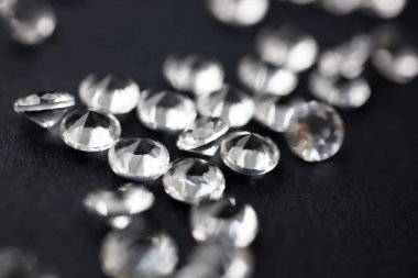 Siyah beyaz yıldız elmas saçılma