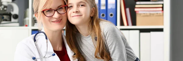 Little child at pediatrician reception — Stock Photo, Image