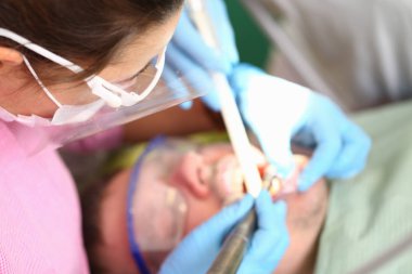 Mavi koruyucu eldiven El