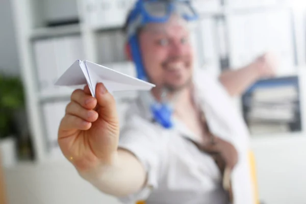 Mann mit Anzug und Krawatte in Brille und Schnorchel — Stockfoto