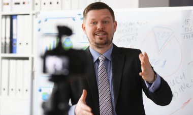 Erkek takım elbise ve kravat istatistikleri grafik panelini göster
