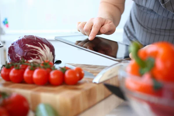 Blogger Recording Vegetables Ingredient Recipe