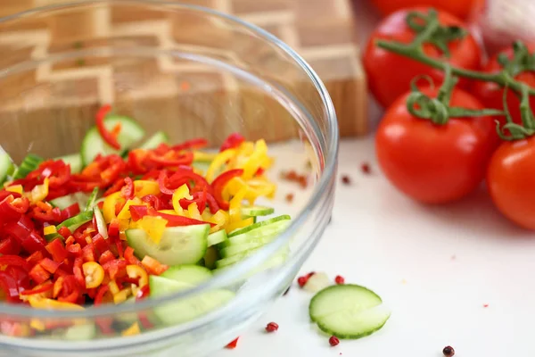 Çiğ Sağlıklı Doğranmış Sebze Salatası İçeriği — Stok fotoğraf