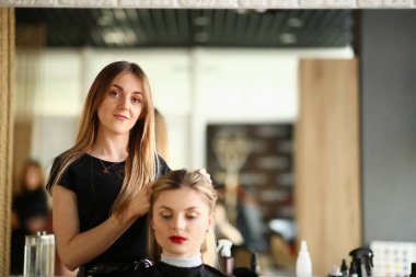 Profesyonel Kuaför Müşteri için Saç Modeli olun