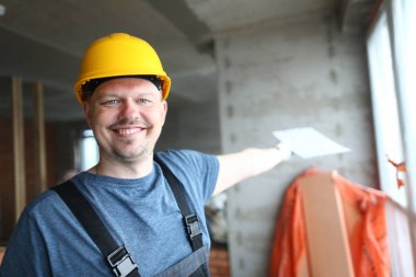 Mutlu adam göstermek ön belgili tanımlık iş