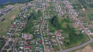 4k video drone kırsal üzerinde uçar