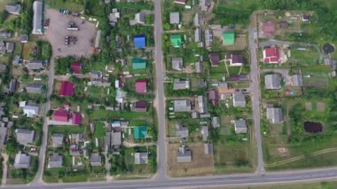 4k video drone kırsal üzerinde uçar