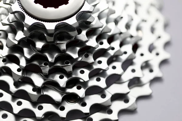 Ritzelkassette Fahrrad auf grauem Hintergrund — Stockfoto