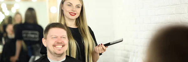 Young Hairdresser with Man Client in Beauty Salon — Stock Photo, Image