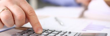 Sekreter Maliye Bütçe vergisi giderleri hesaplayın
